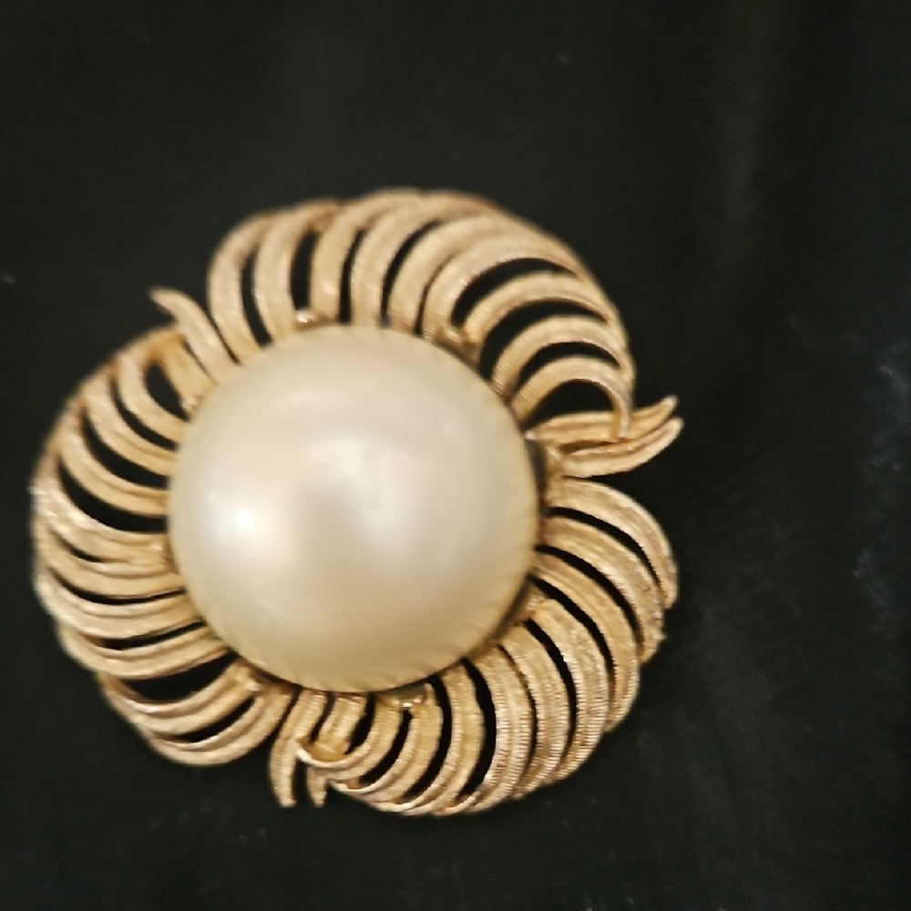 Coro Gold and Cream Vintage Brooch with Pearl Center